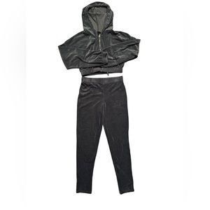 NWOT Two piece sweat outfit set! Cropped hoodie and joggers. M